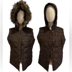 NWOT BROWN VEST QUILTED REMOVABLE HOODED W FAUX FUR MOB WIFE GORPCORE SZ M